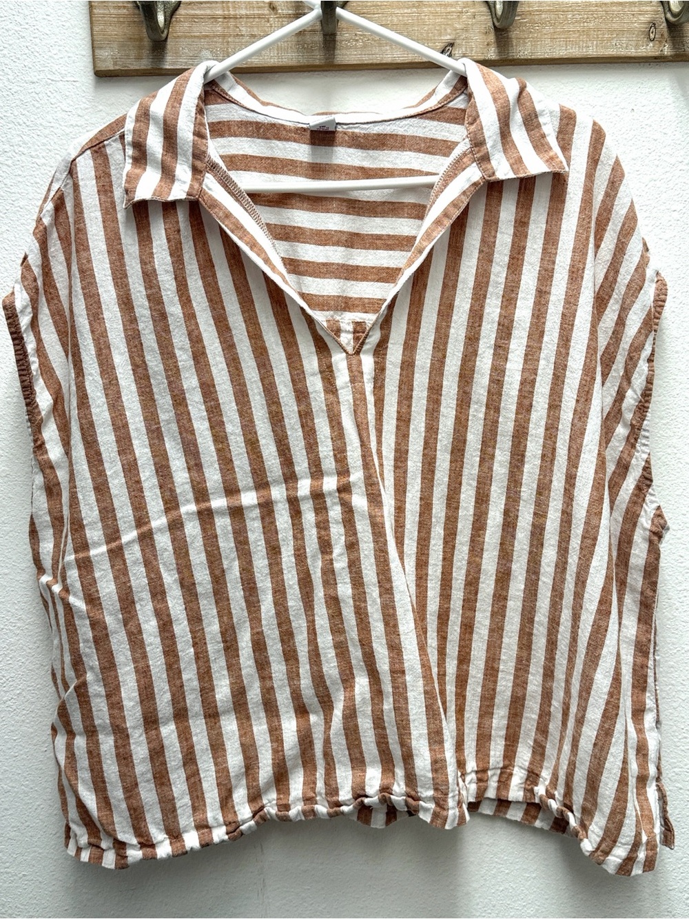 Old navy women’s vertical Striped Collared sleeveless Top in Brown & Cream 2x